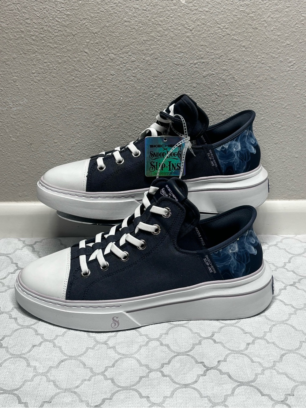 Skechers Snoop One-boss Life Canvas Hands Free Slip-ins Sneaker Size 11